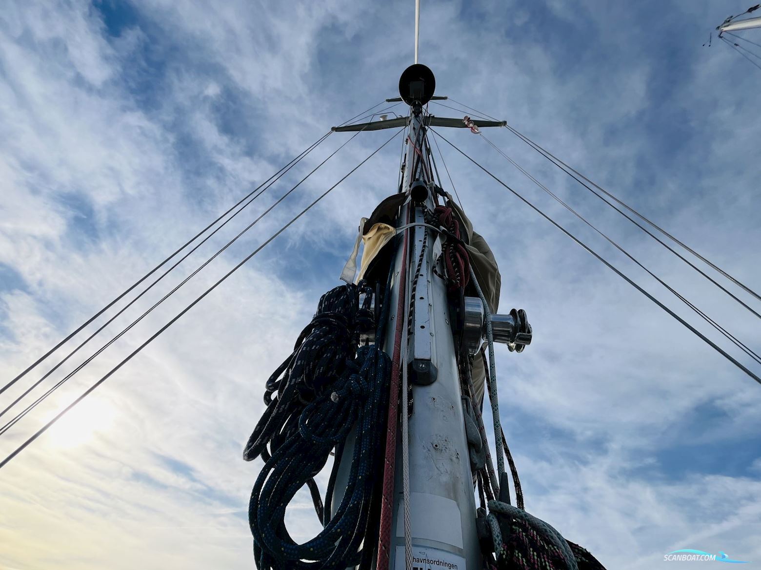 Helmsman 49DS