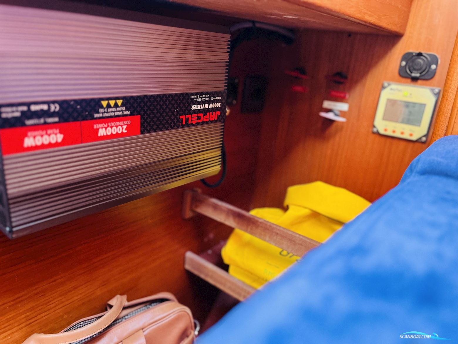 Helmsman 49DS