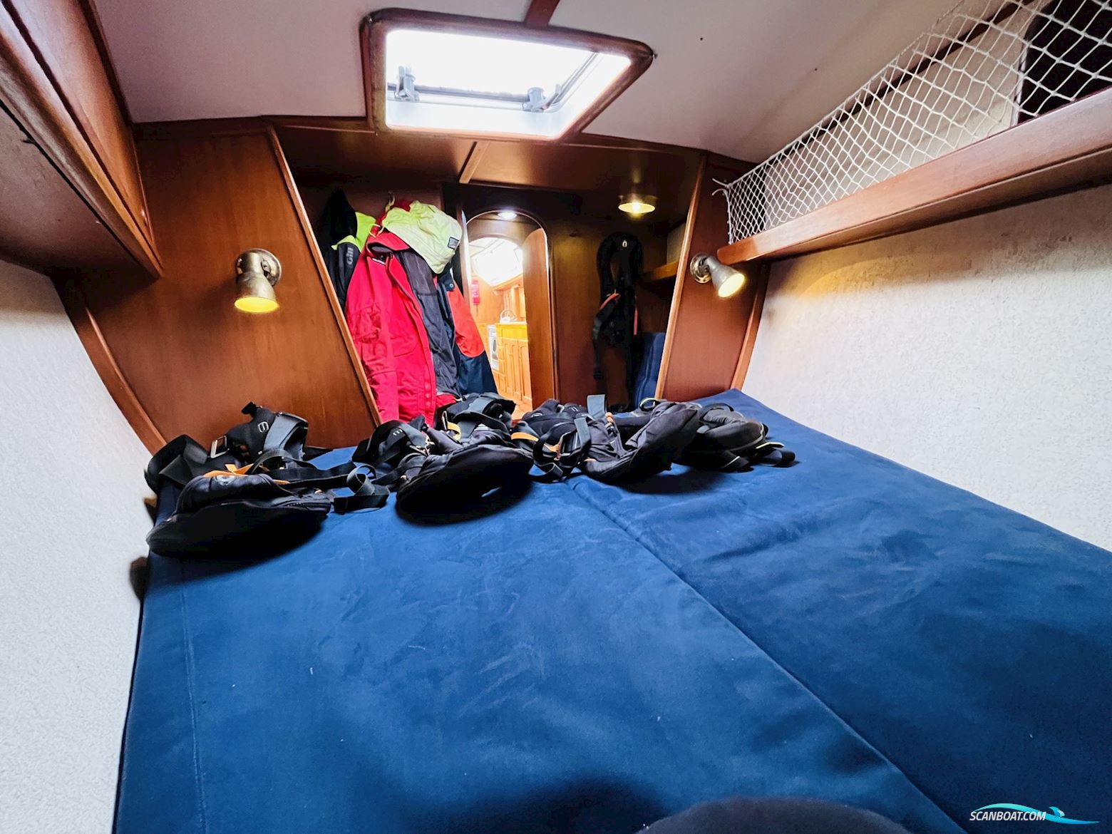 Helmsman 49DS