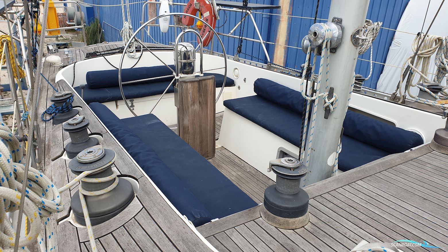 Helmsman Bosun Queen 55