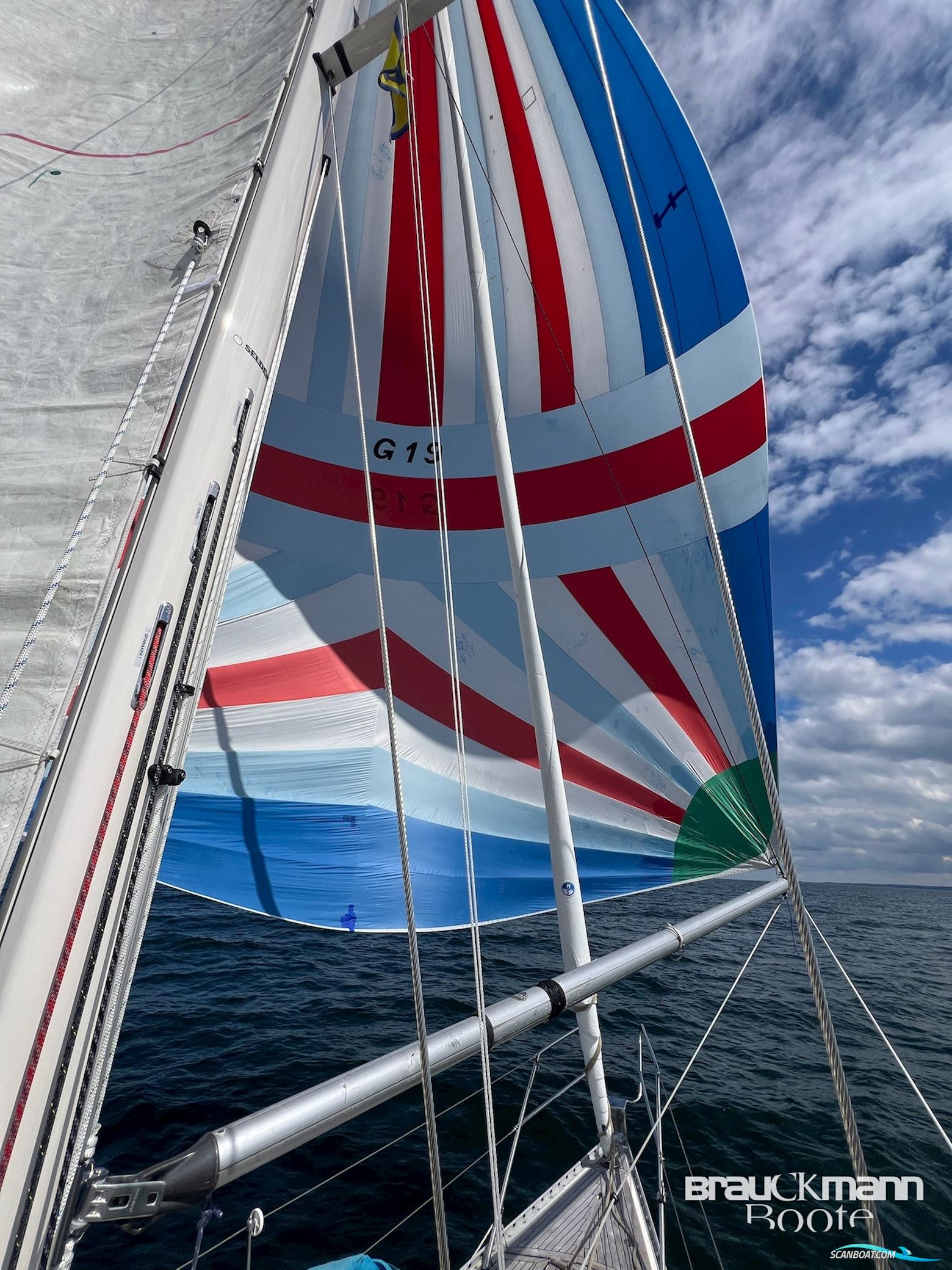 Helmsman Yachts 1200