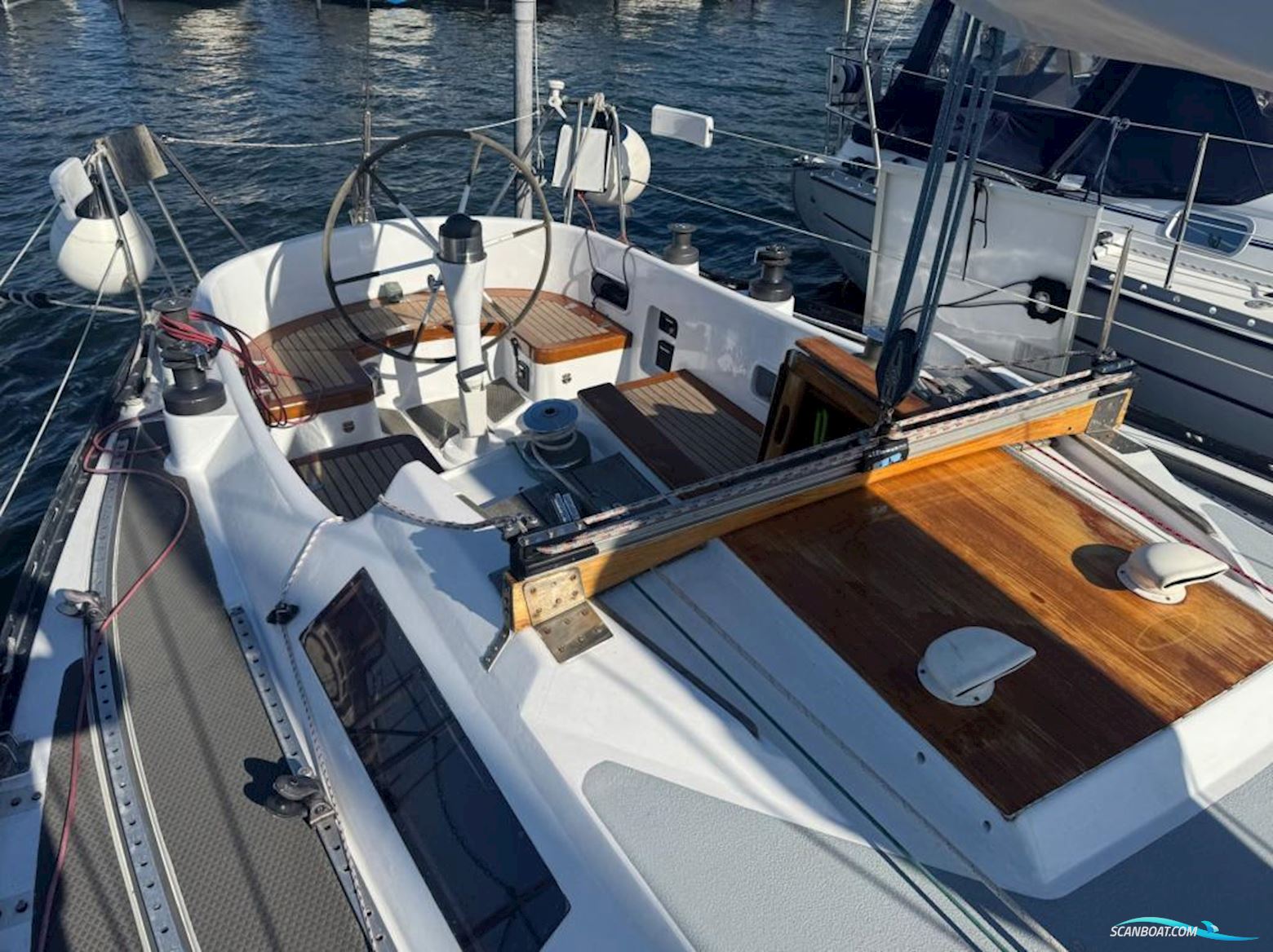 Helmsmann 35