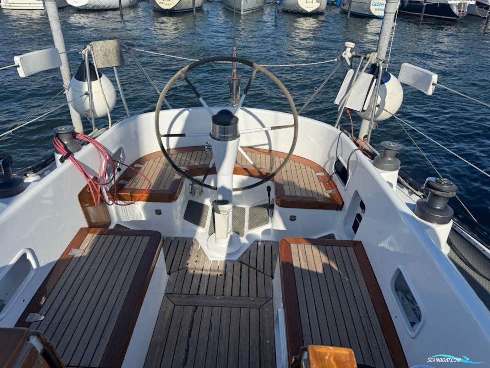 Helmsmann 35