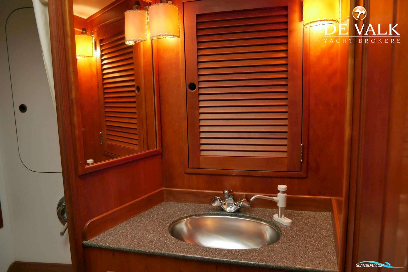 HINCKLEY Sou'wester 52