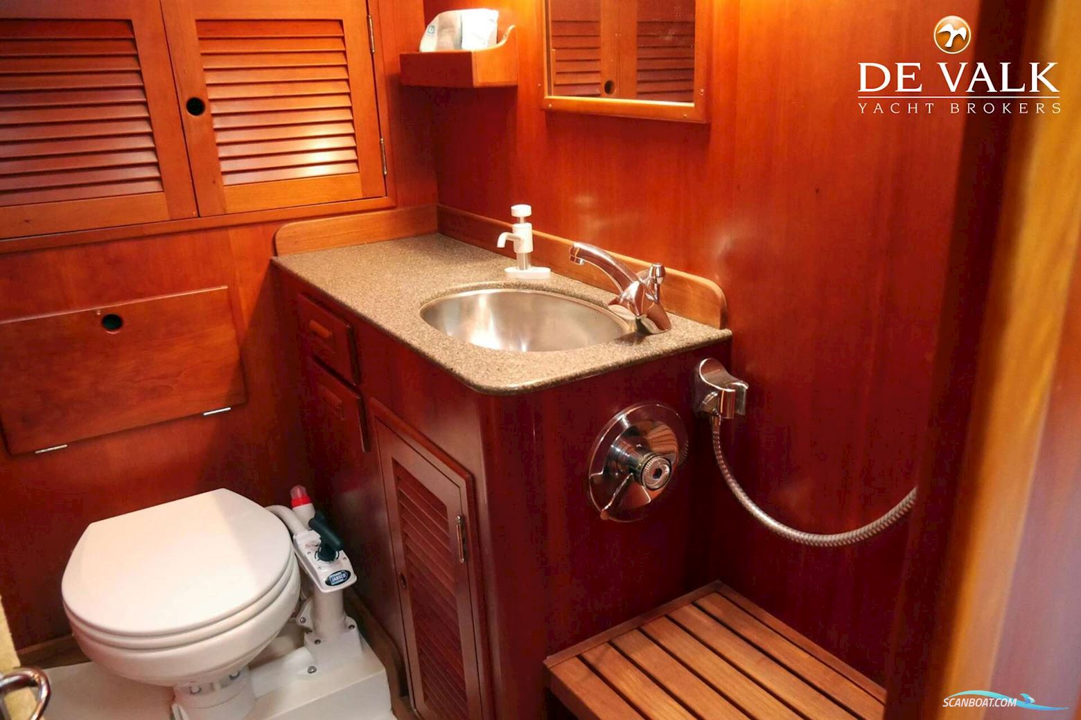 HINCKLEY Sou'wester 52