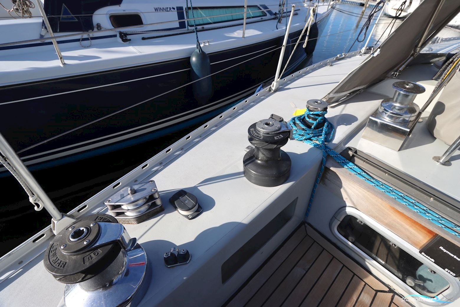 Holman & Pye Red Admiral 36