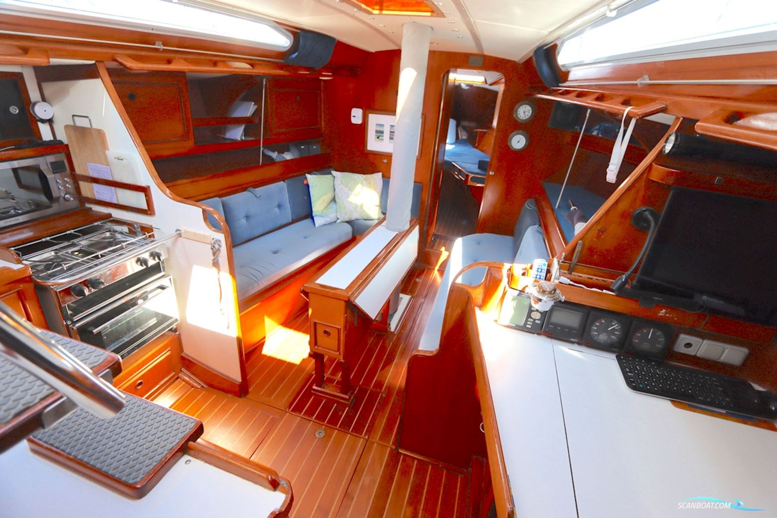 Holman & Pye Red Admiral