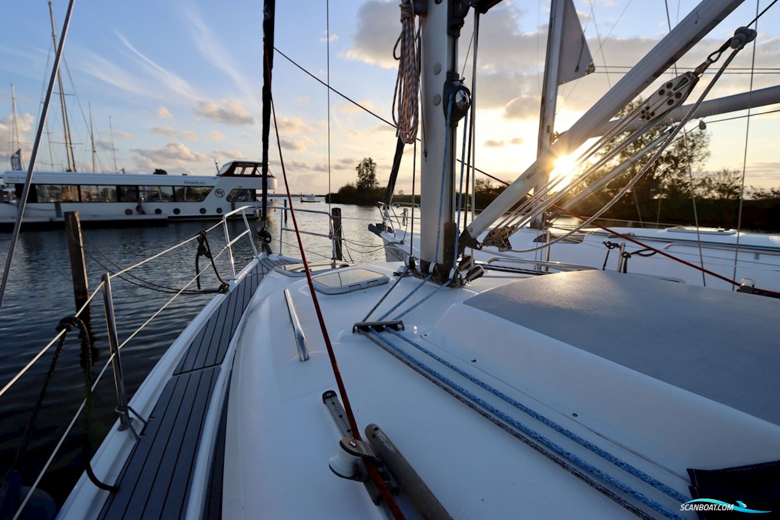 Hunter 306