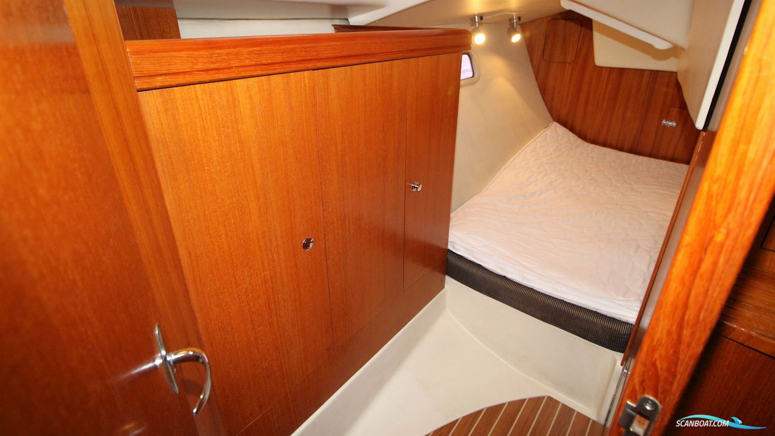 Hunter 33