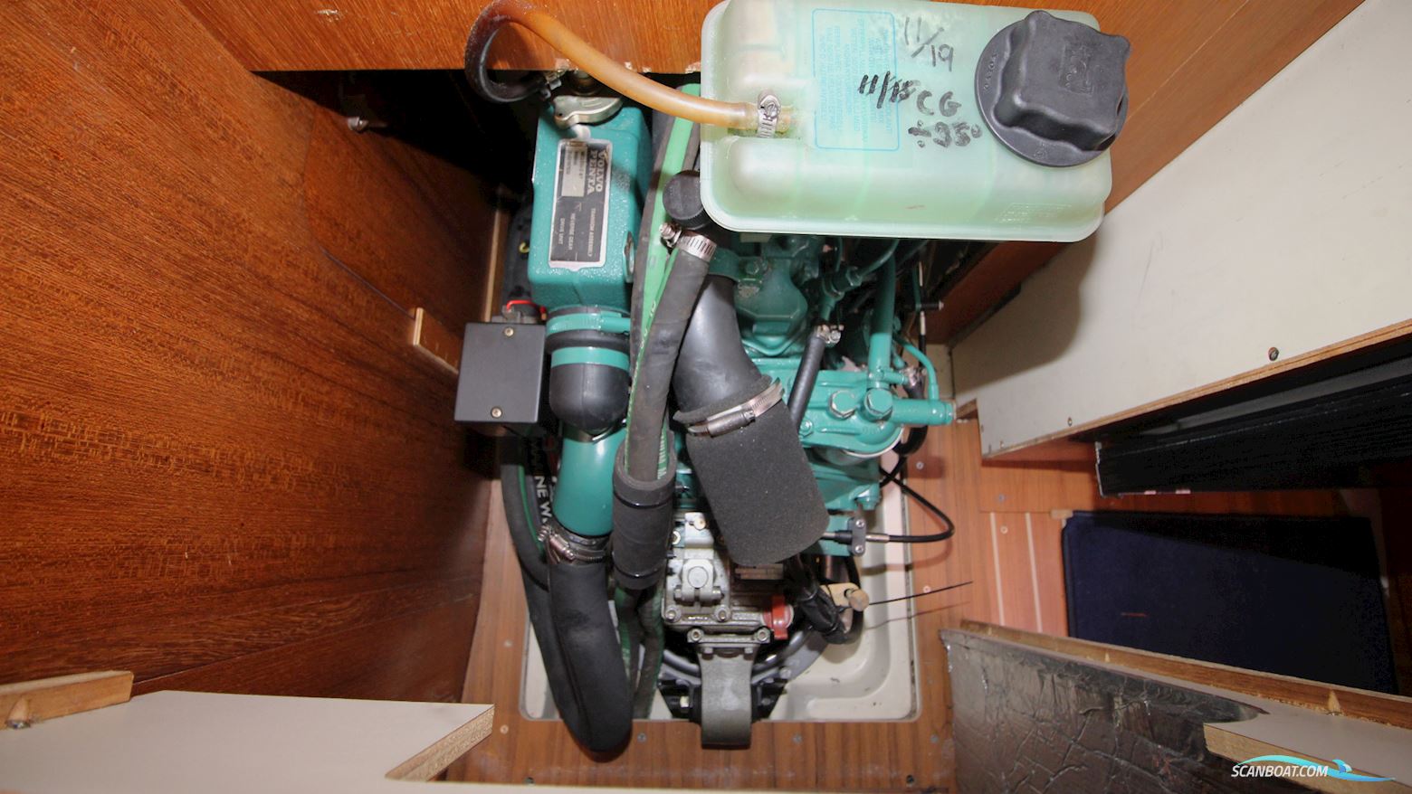 Hunter 33
