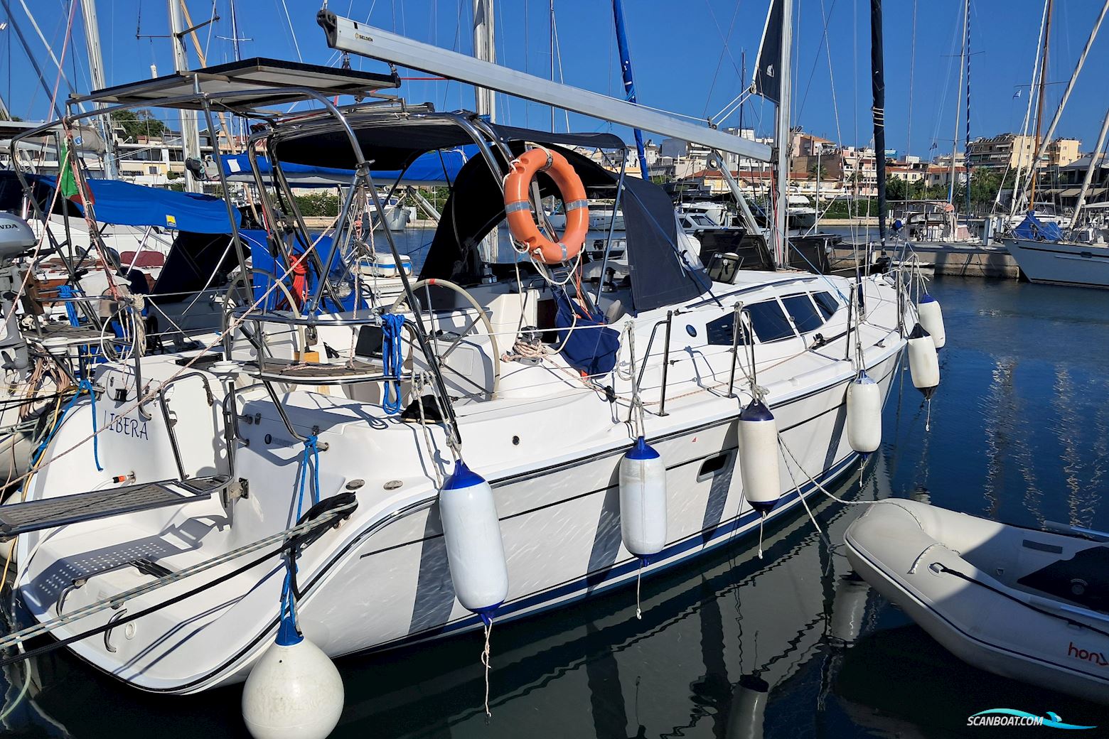 Hunter 39