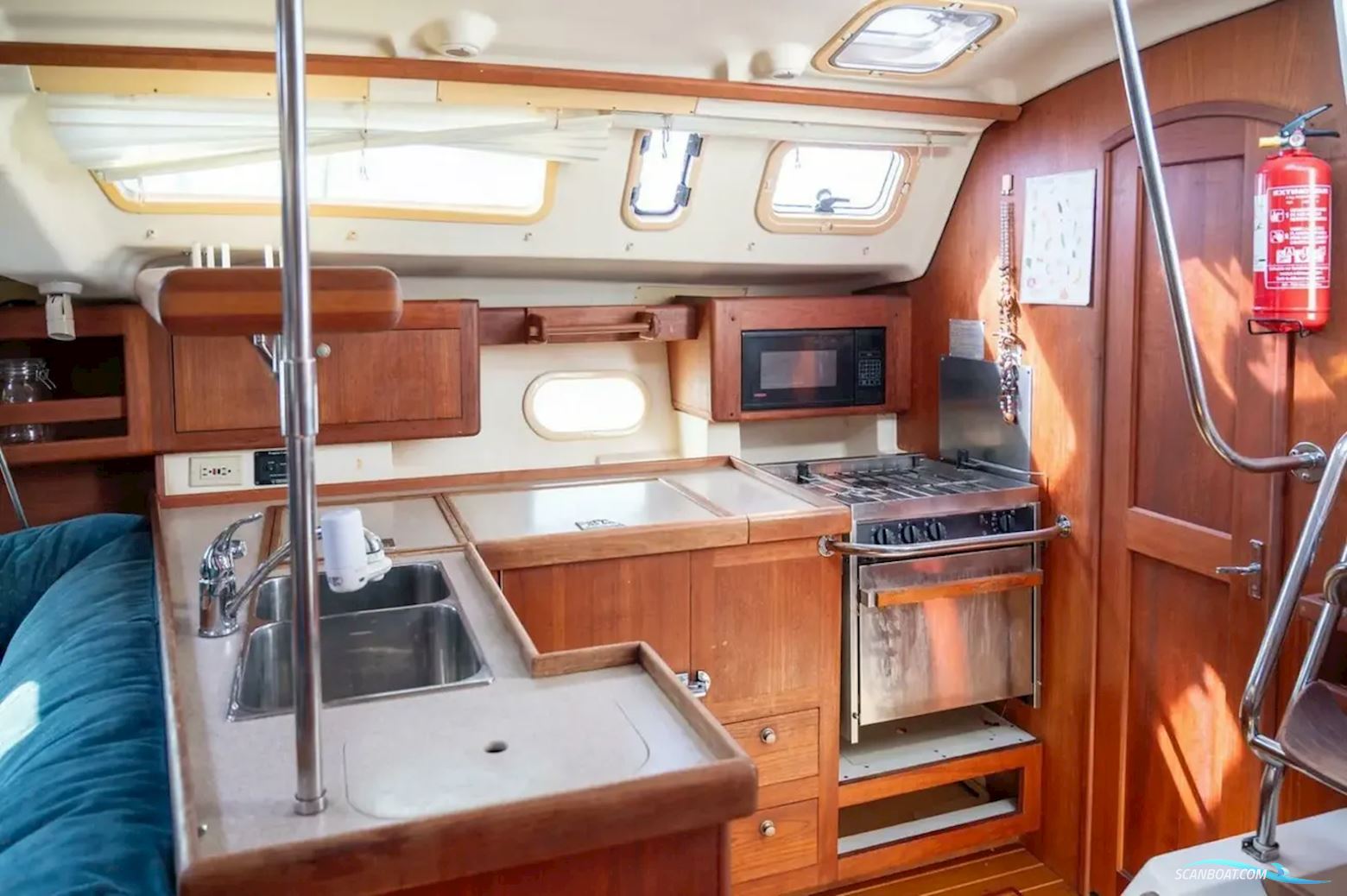 Hunter 410