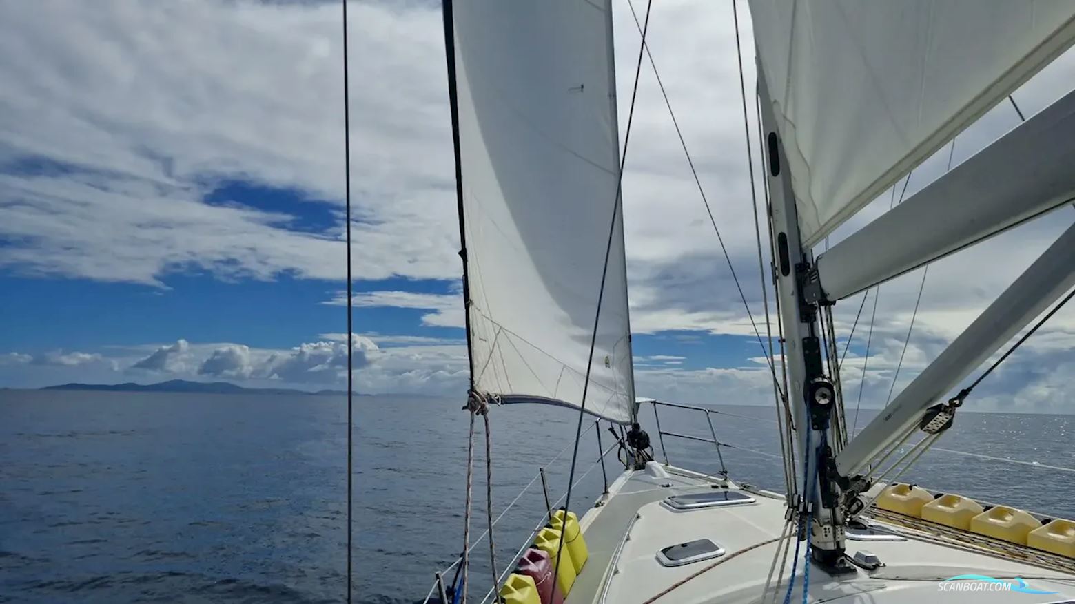 Hunter 44