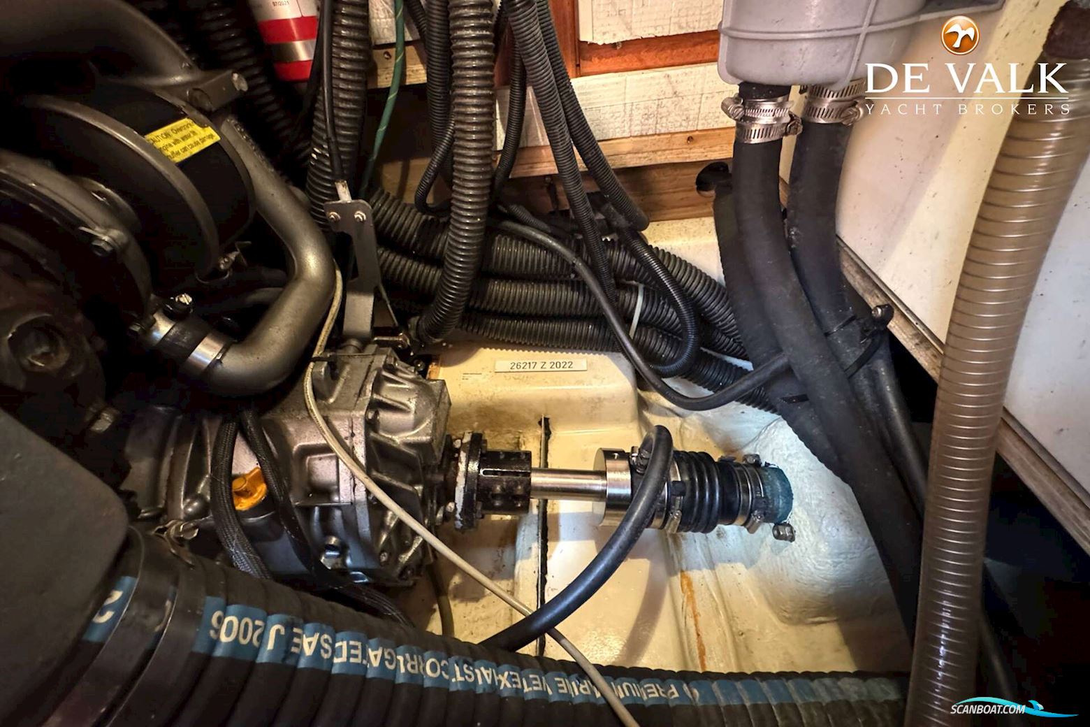 Hunter 50 Center Cockpit