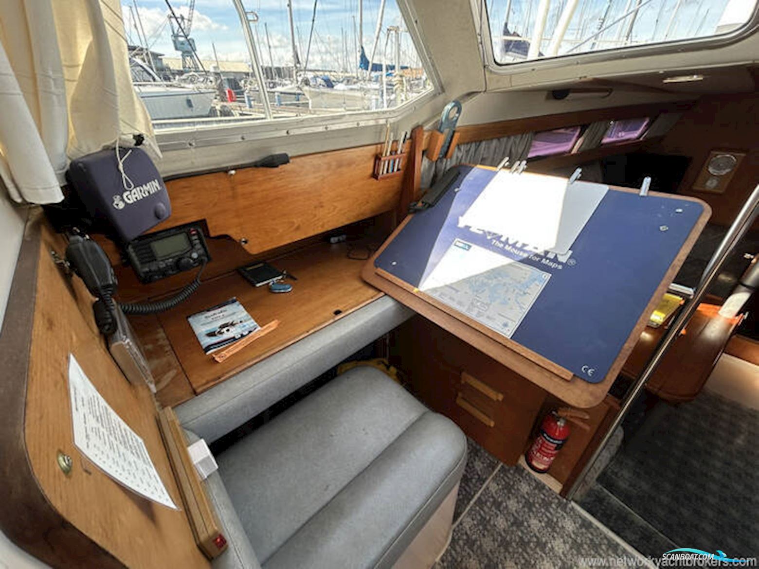 Hunter Horizon 32 Wheelhouse