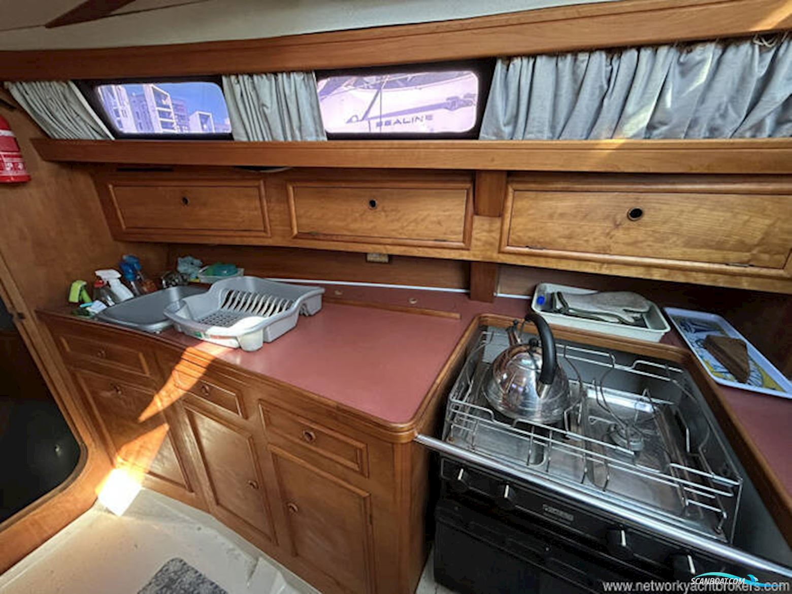Hunter Horizon 32 Wheelhouse