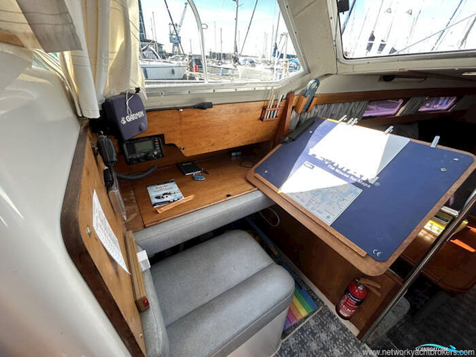Hunter Horizon 32 Wheelhouse