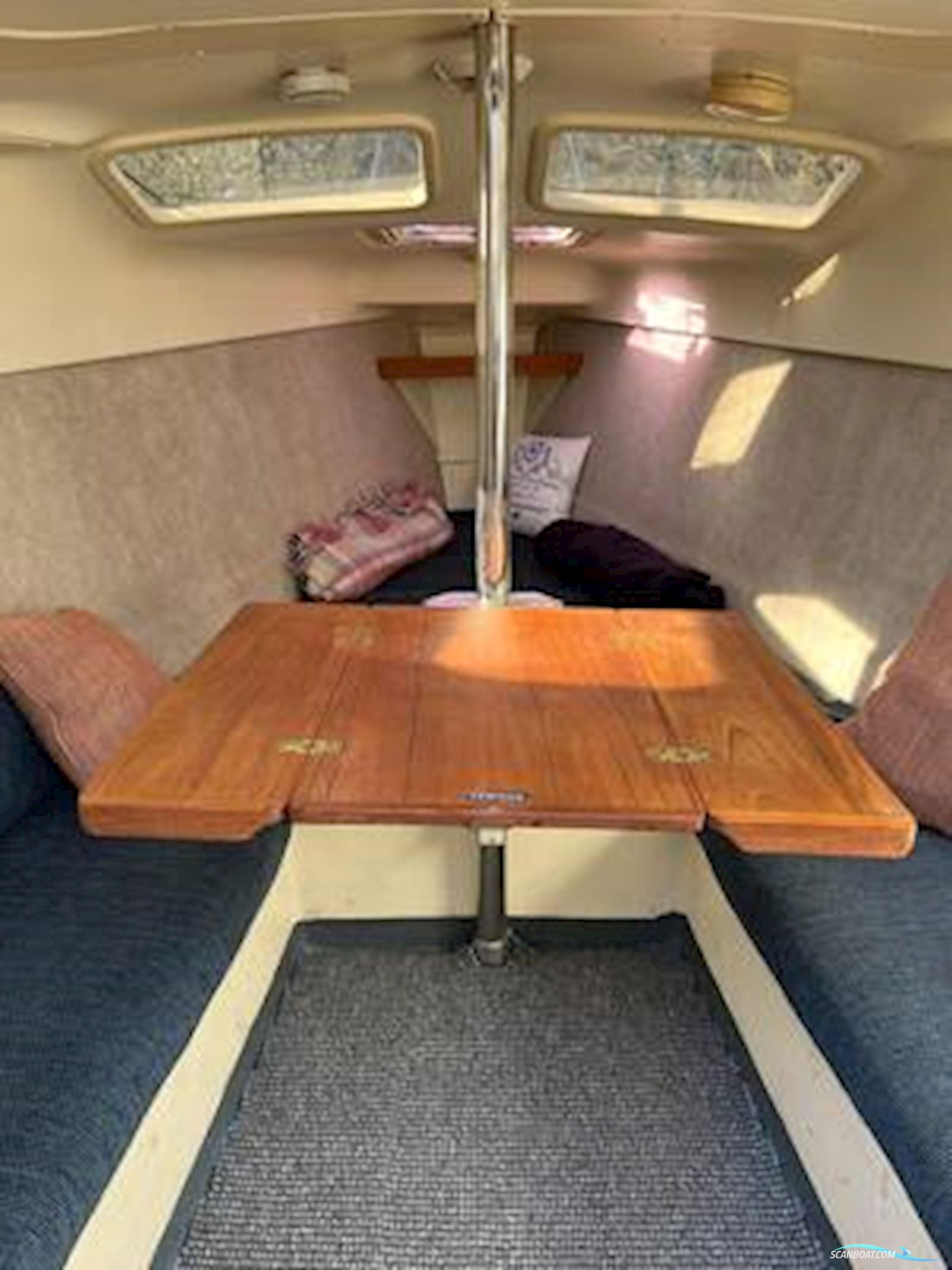 Hunter Legend 25 Trailer Sailer