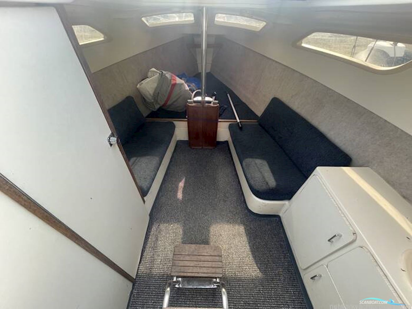 Hunter Legend 25 Trailer Sailer