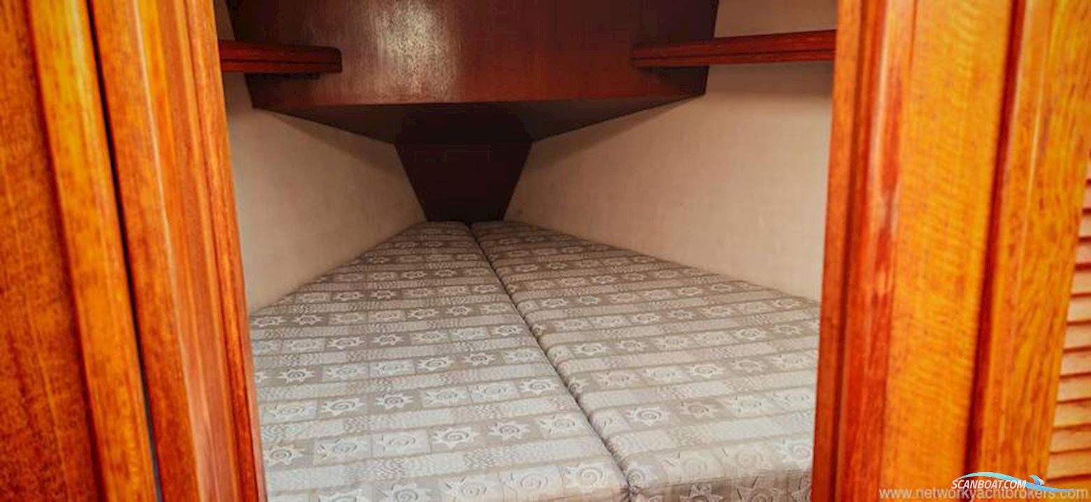 Hunter Legend 356   Bilge keel