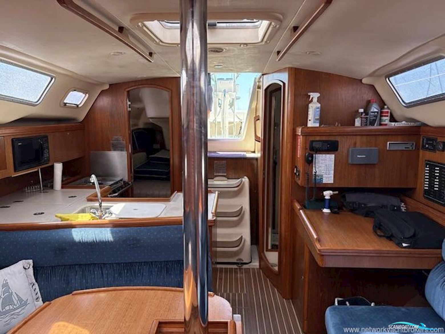 Hunter Legend 356   Bilge keel