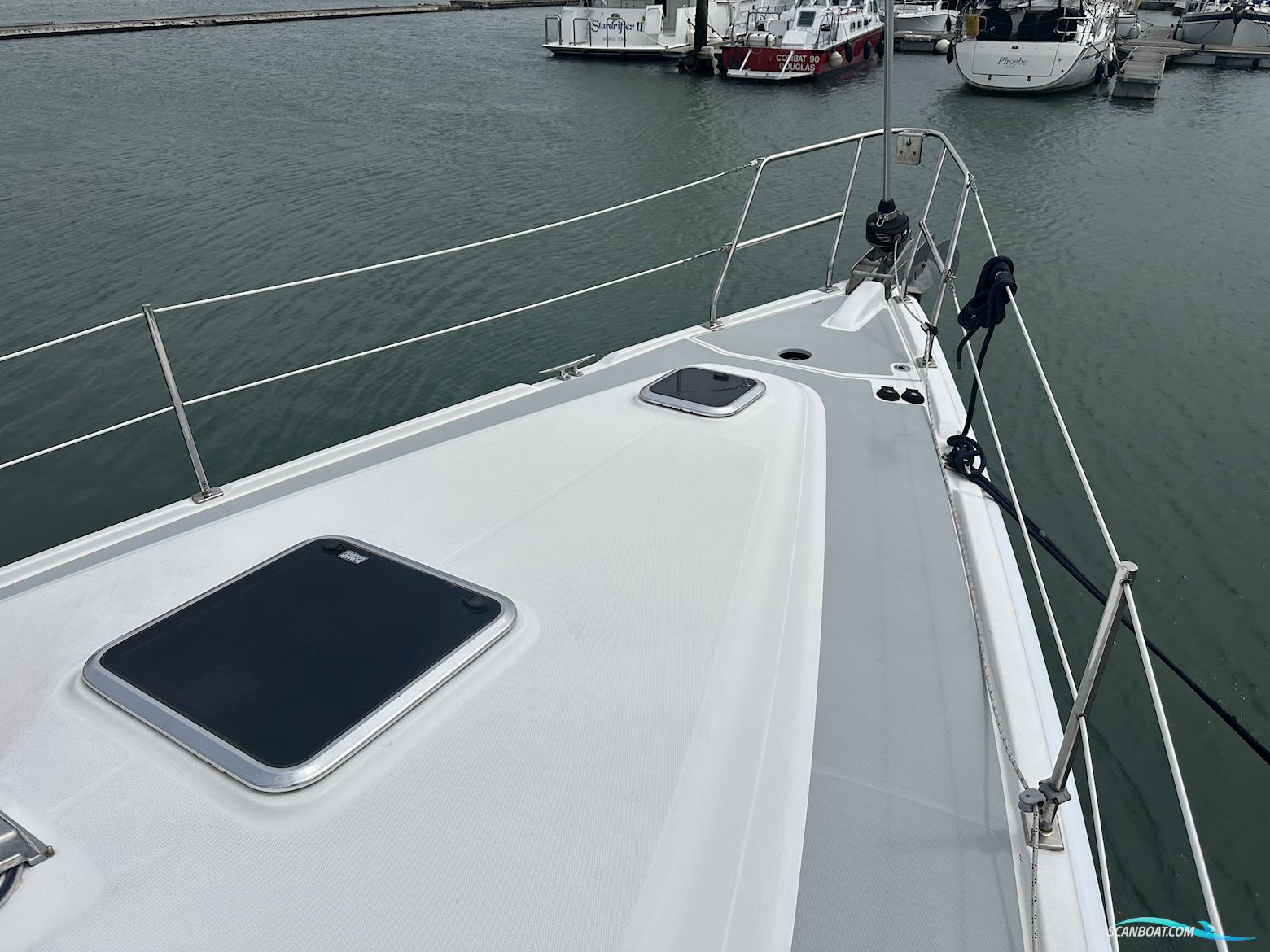 Hunter Legend 41 Deck Saloon