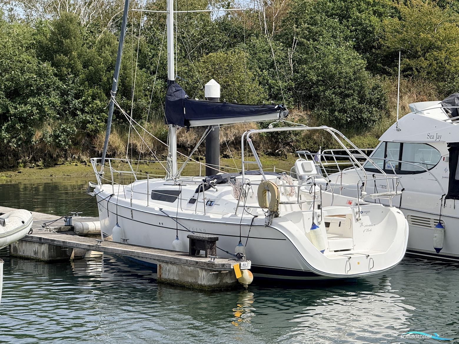 Hunter/Legend 31 Bilge Keel