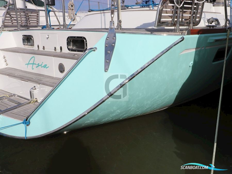 Hylas 54 RS