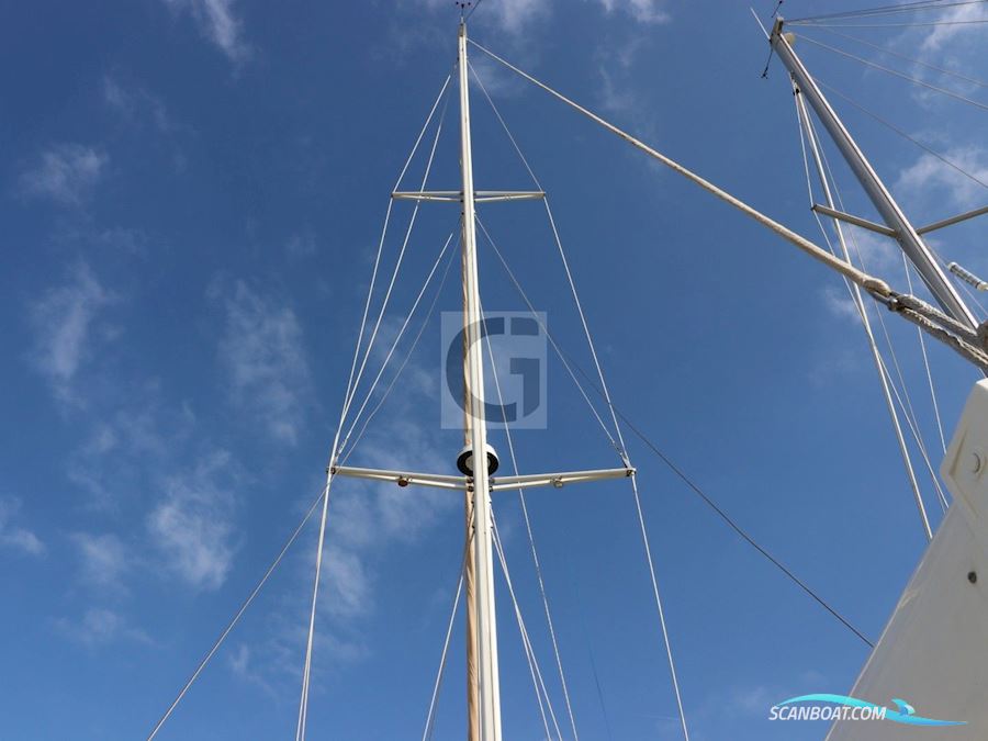 Hylas 54 RS