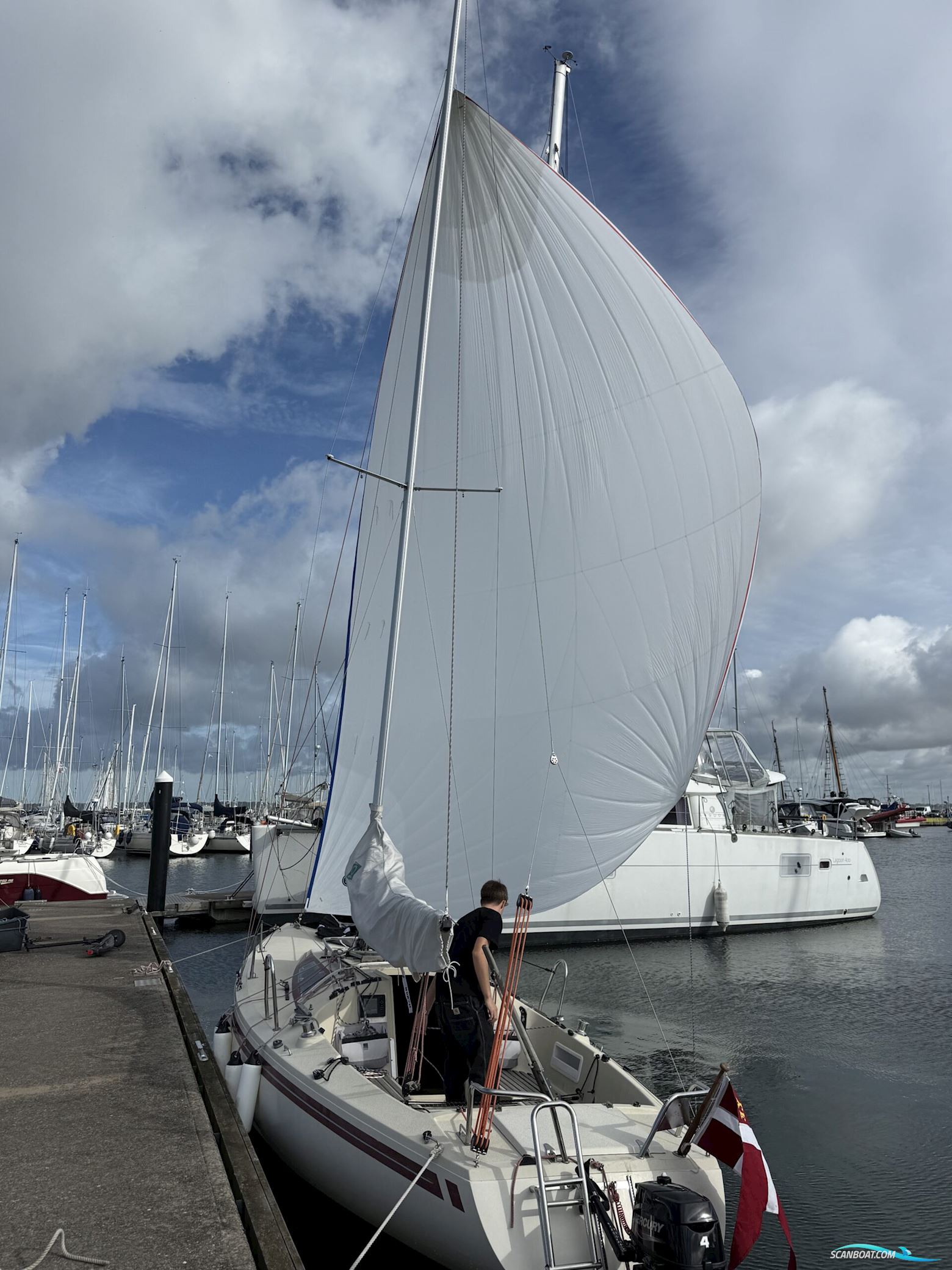 International 806, Solgt