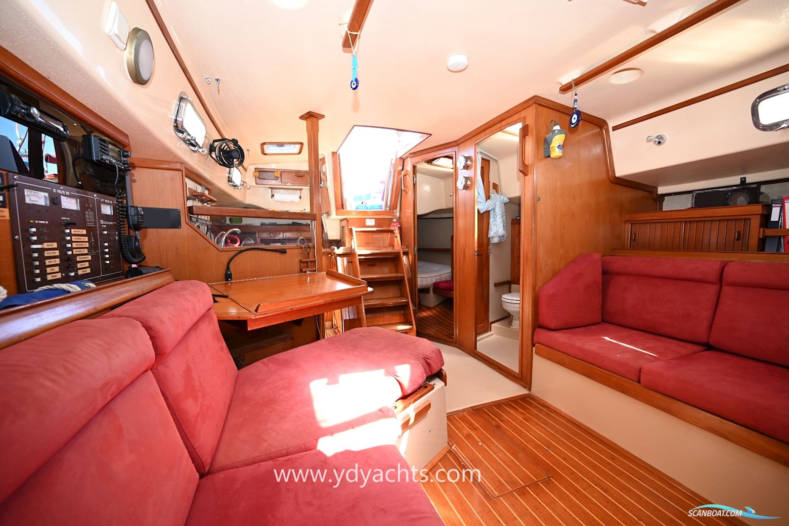 Island Packet 38