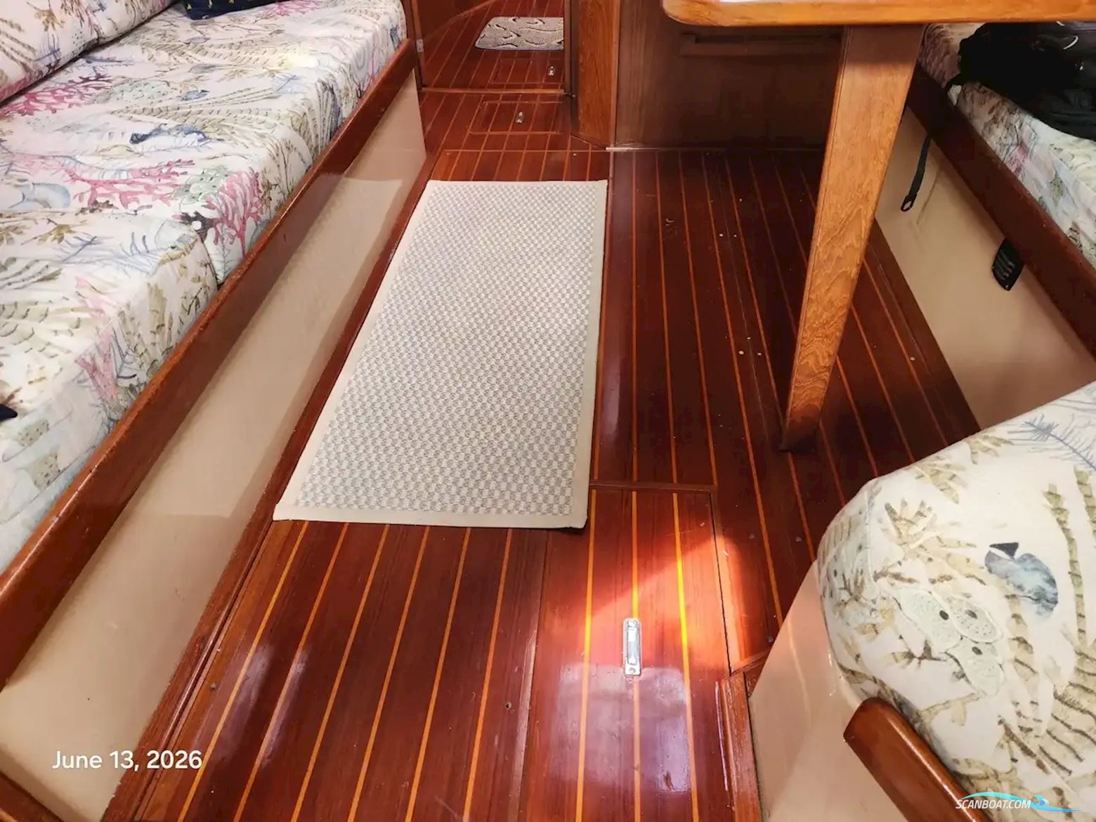 Island Packet 38