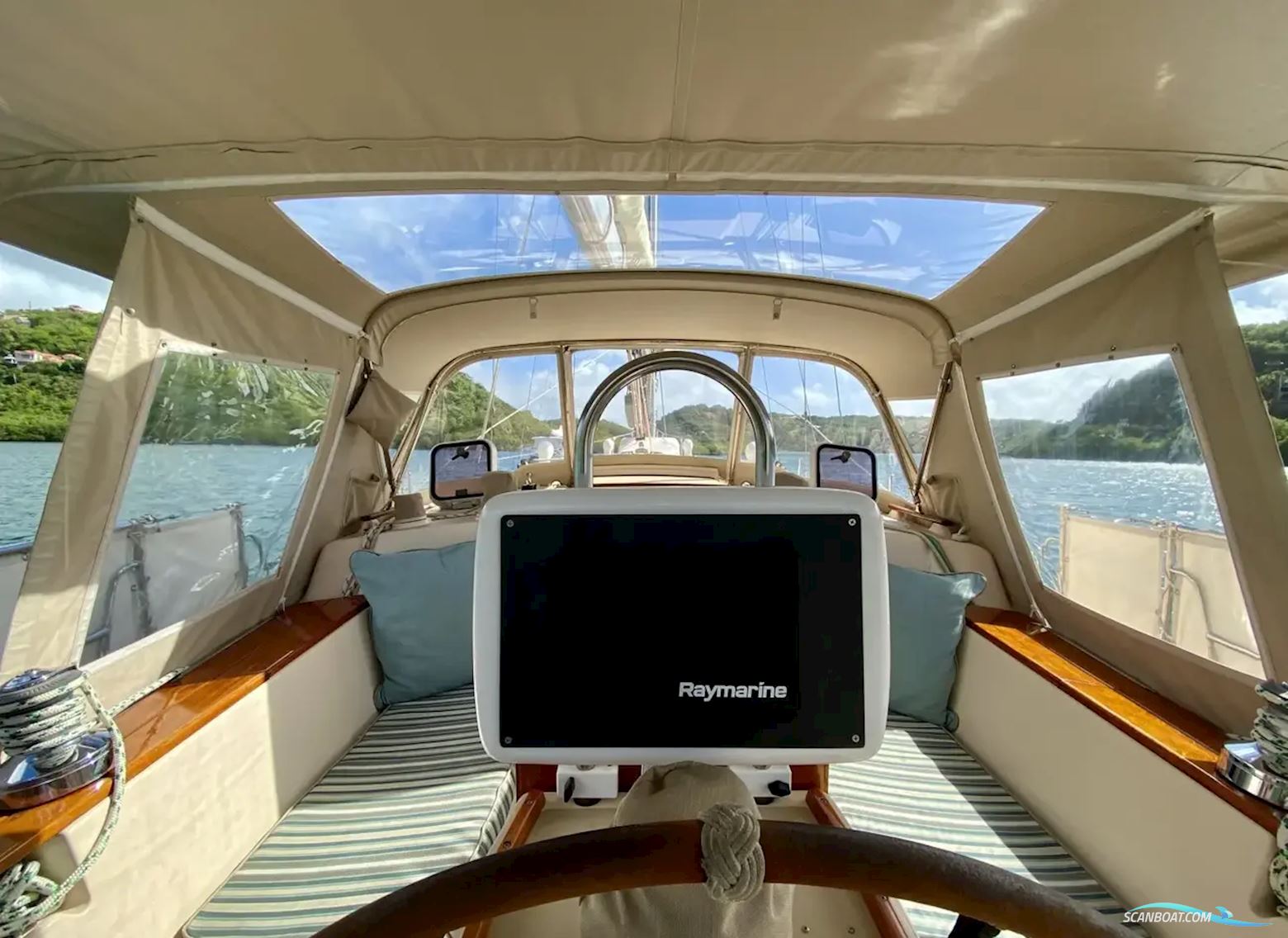 Island Packet 40