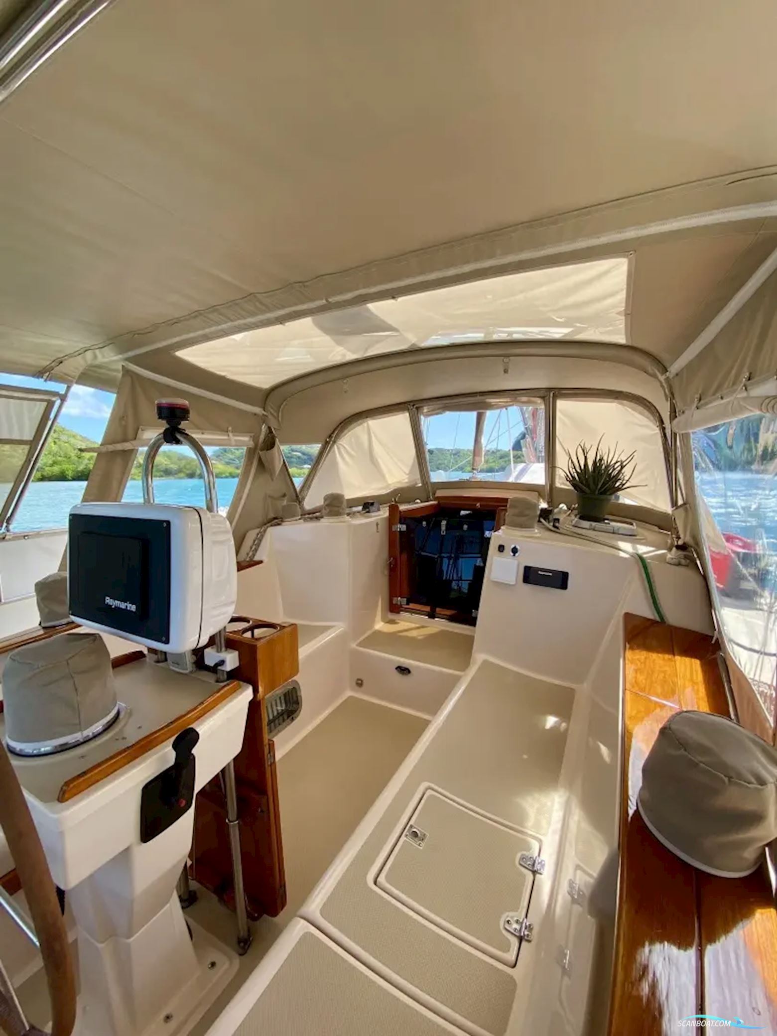 Island Packet 40