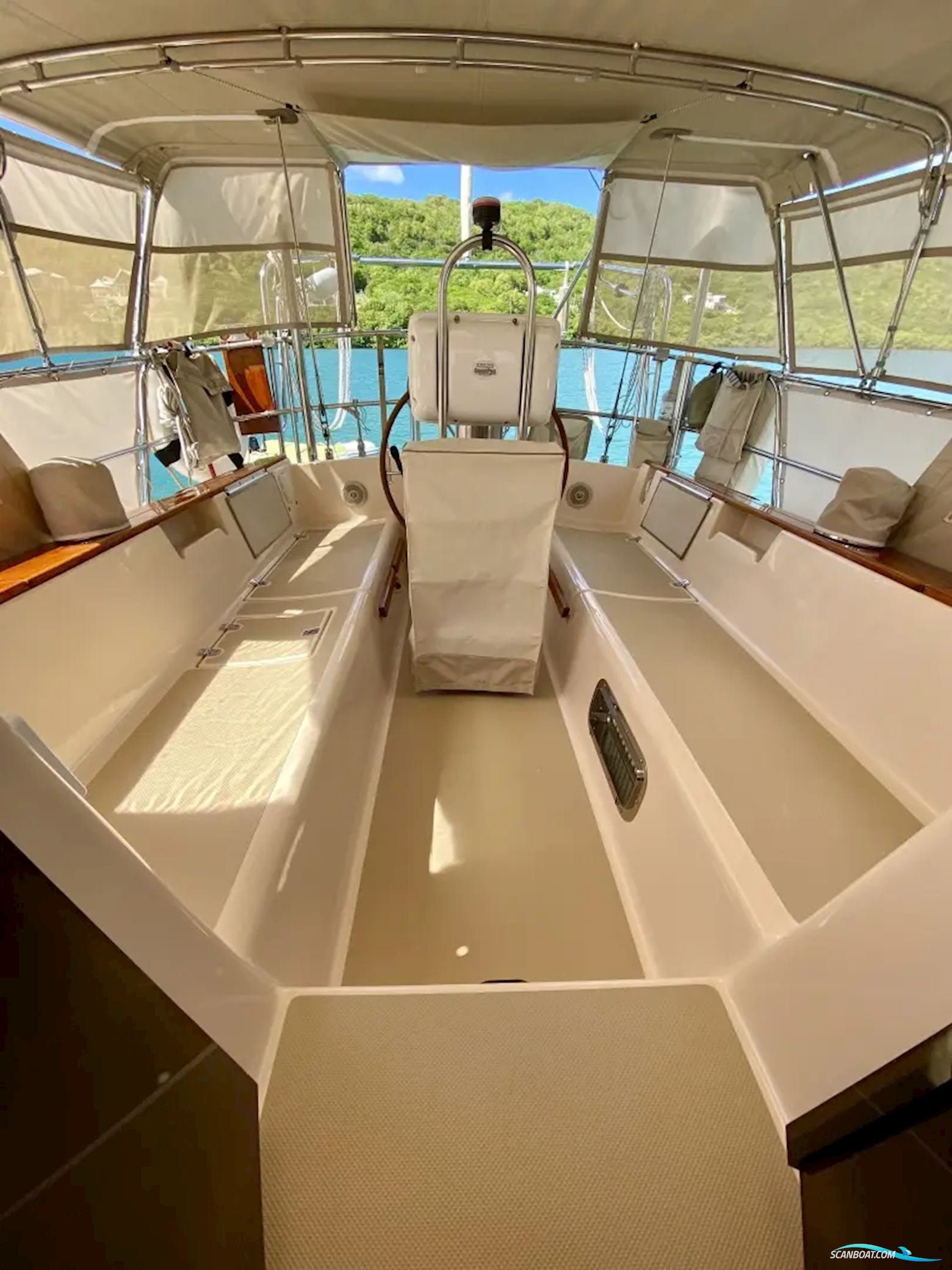 Island Packet 40