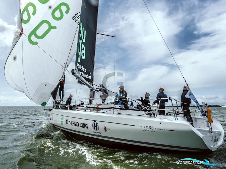 Italia Yachts 11.98 Fuoriserie