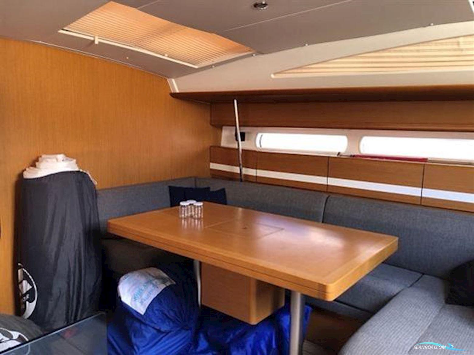 Jeanneau 53