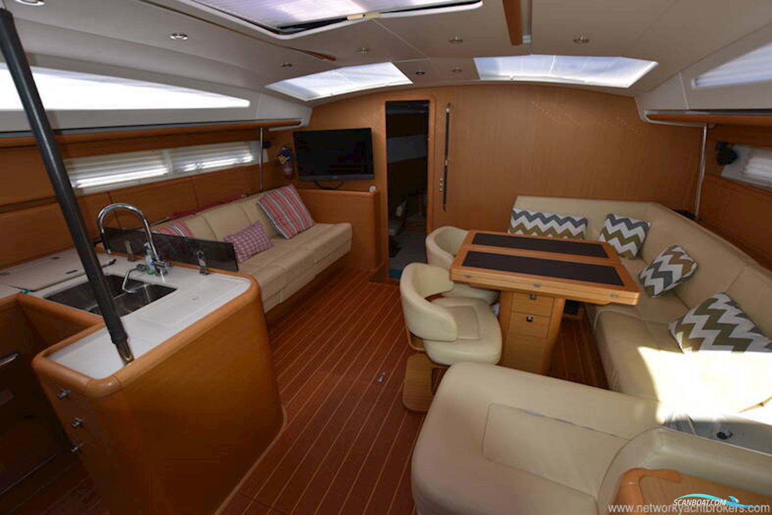 Jeanneau 57