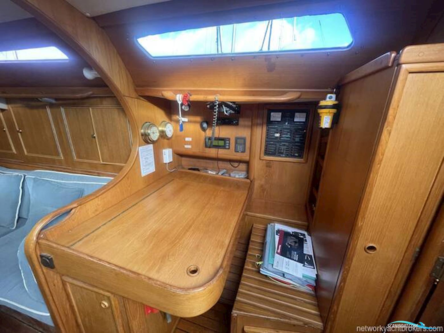 Jeanneau Olympic Sea 42 Sun Legend Hull