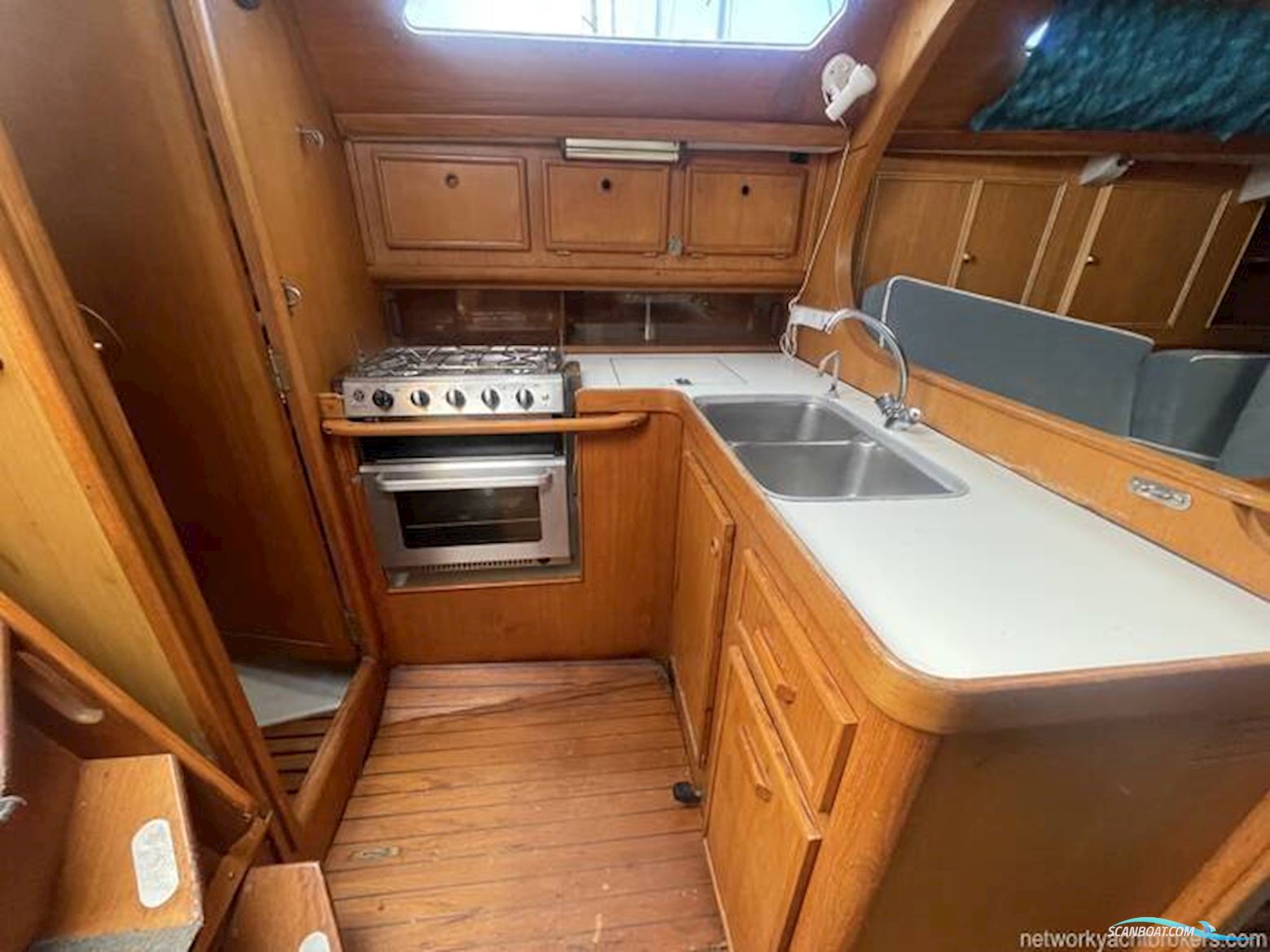 Jeanneau Olympic Sea 42 Sun Legend Hull