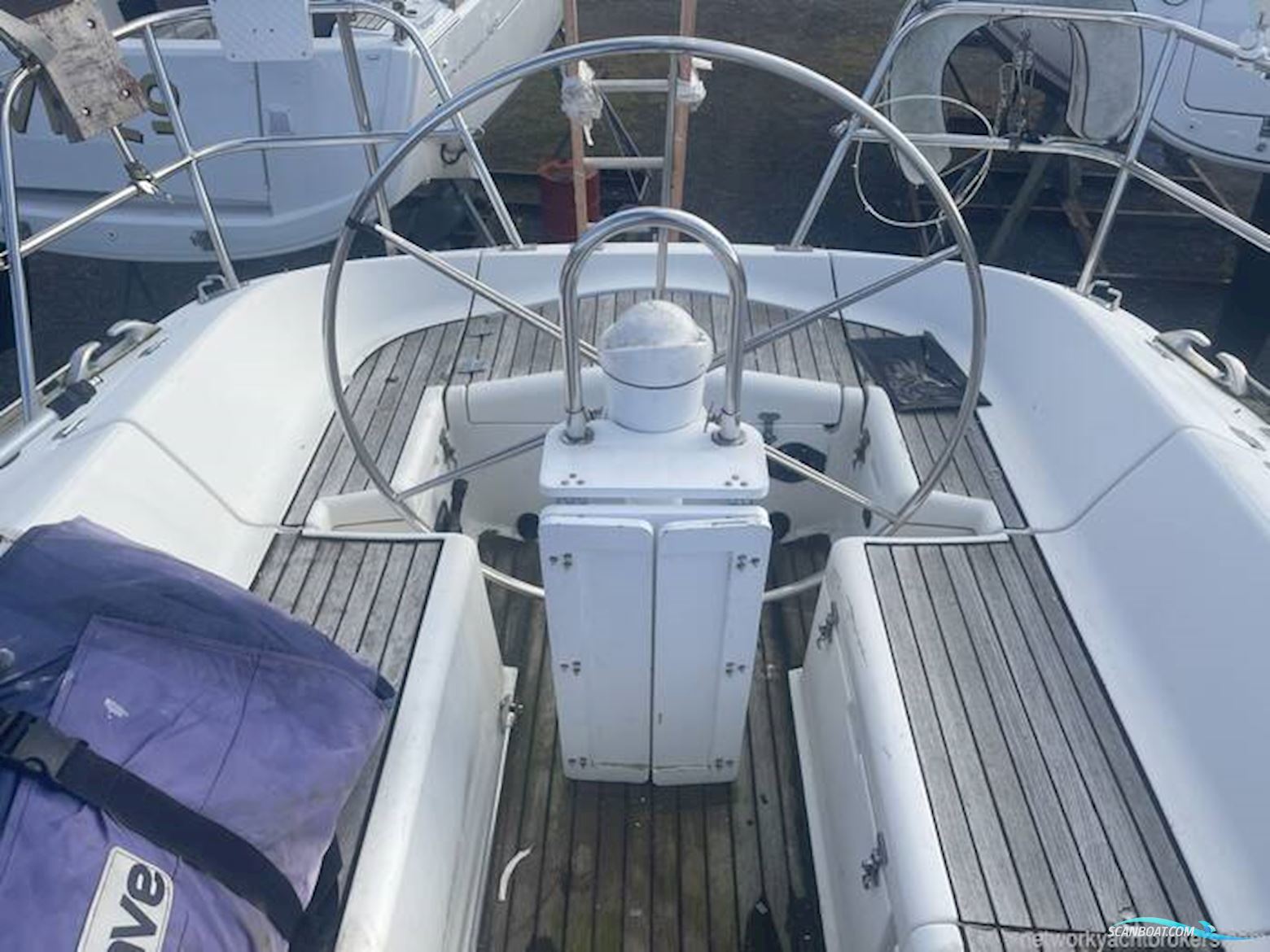 Jeanneau Olympic Sea 42 Sun Legend Hull