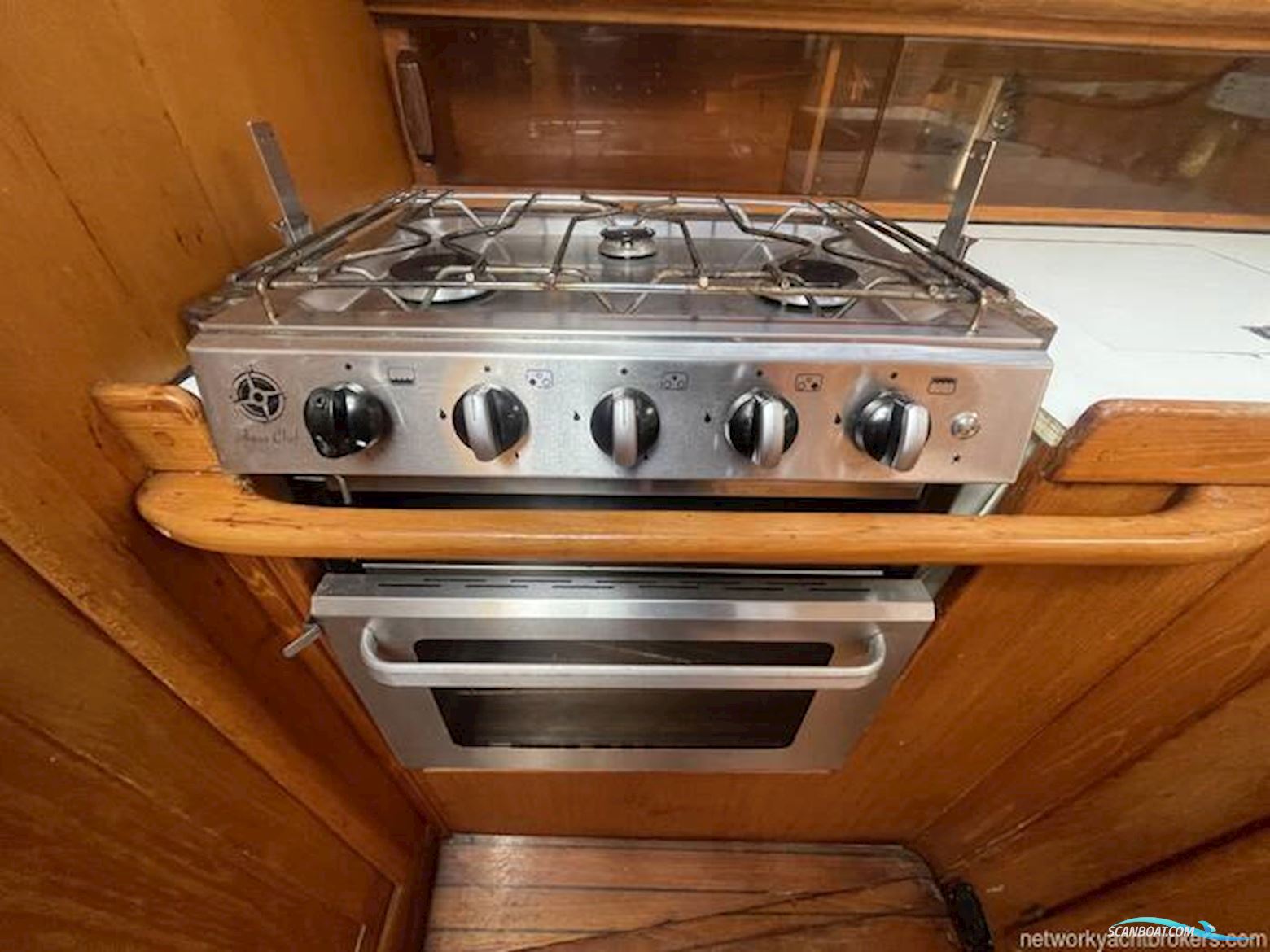 Jeanneau Olympic Sea 42 Sun Legend Hull