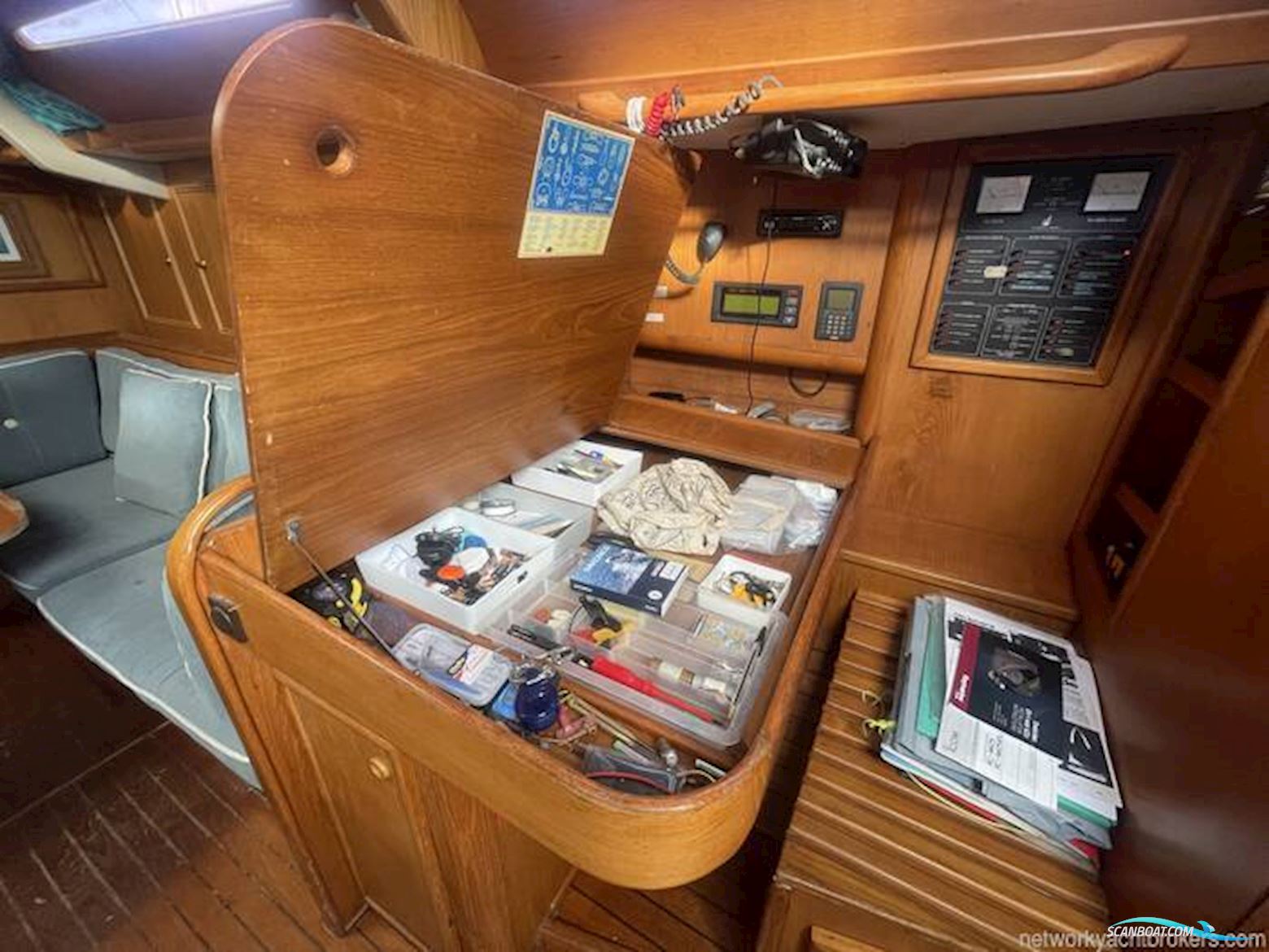 Jeanneau Olympic Sea 42 Sun Legend Hull