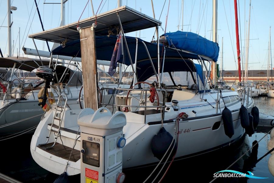 Jeanneau Sun Odyssey 44i Owners Version