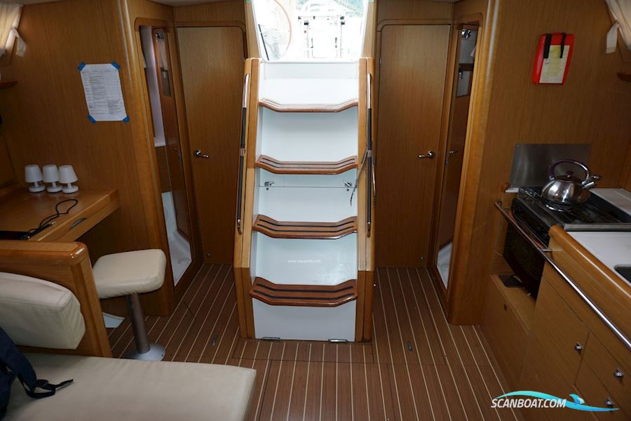 Jeanneau Sun Odyssey 44i Owners Version
