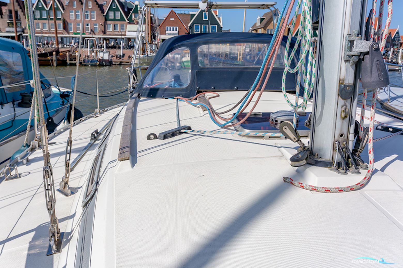 Jeanneau Sunshine 38 centerboard