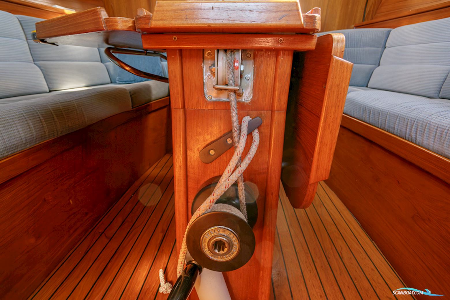 Jeanneau Sunshine 38 centerboard