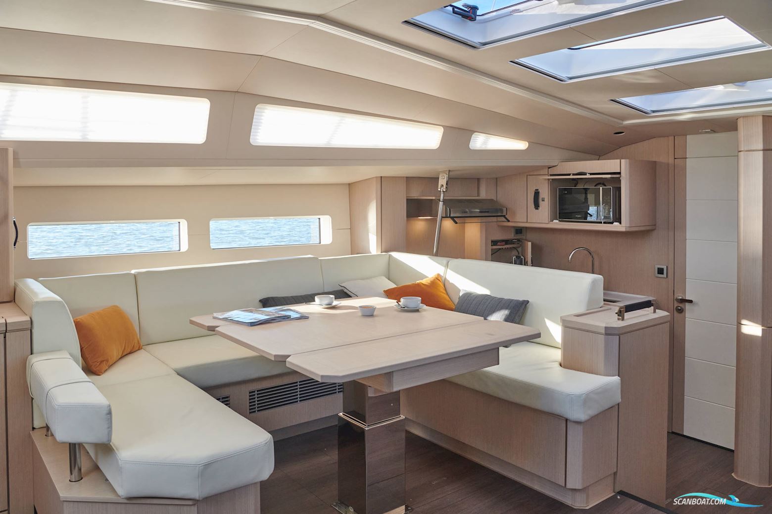 Jeanneau Yacht 60
