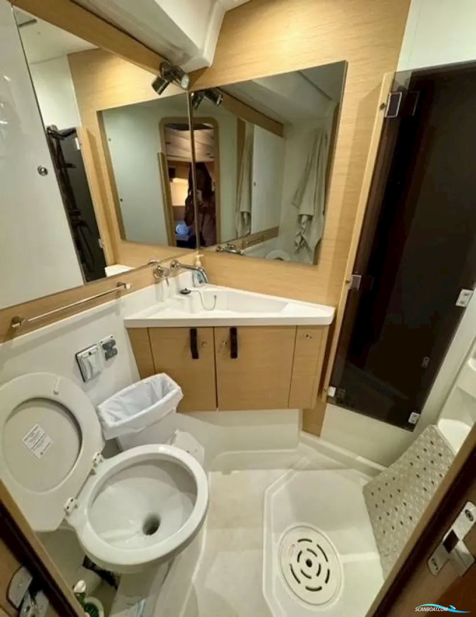 Jeanneau Yachts 58