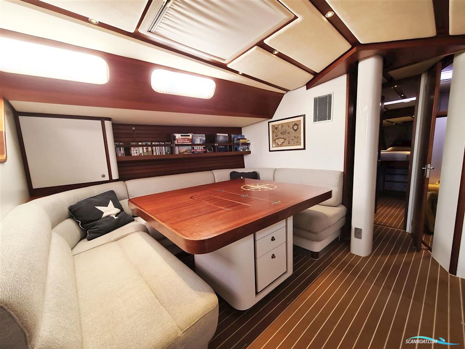 KM Yachtbuilders Stadtship 70